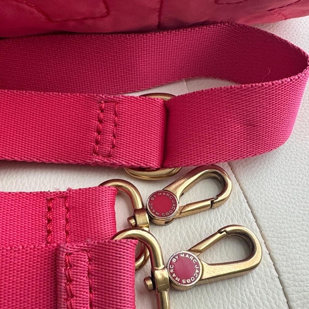 Marc by Marc Jacobs Hot Pink Quilted Nylon Barrel Bag with Strap - Picture 4 of 16